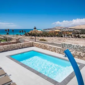 https://villa-pikoro.in-canary-islands.com
